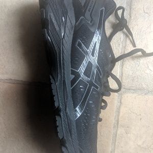 Asics size 6.5